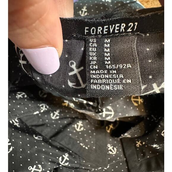 Forever 21 black white anchor print short sleeves blouse size medium - Picture 3 of 13